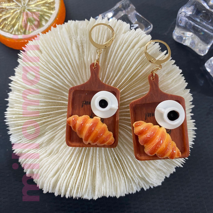 Серьги акрил Круассан с кофе